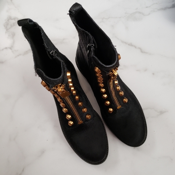 Jeffrey Campbell Tonette-2F Calf-hair zip-front Bootie with studs, Size 6.5 - Picture 5 of 8
